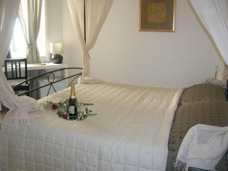 Ideal B&B โรม ภายนอก รูปภาพ